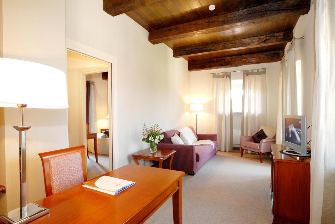 סאלוצו Hotel Antico Podere Propano מראה חיצוני תמונה