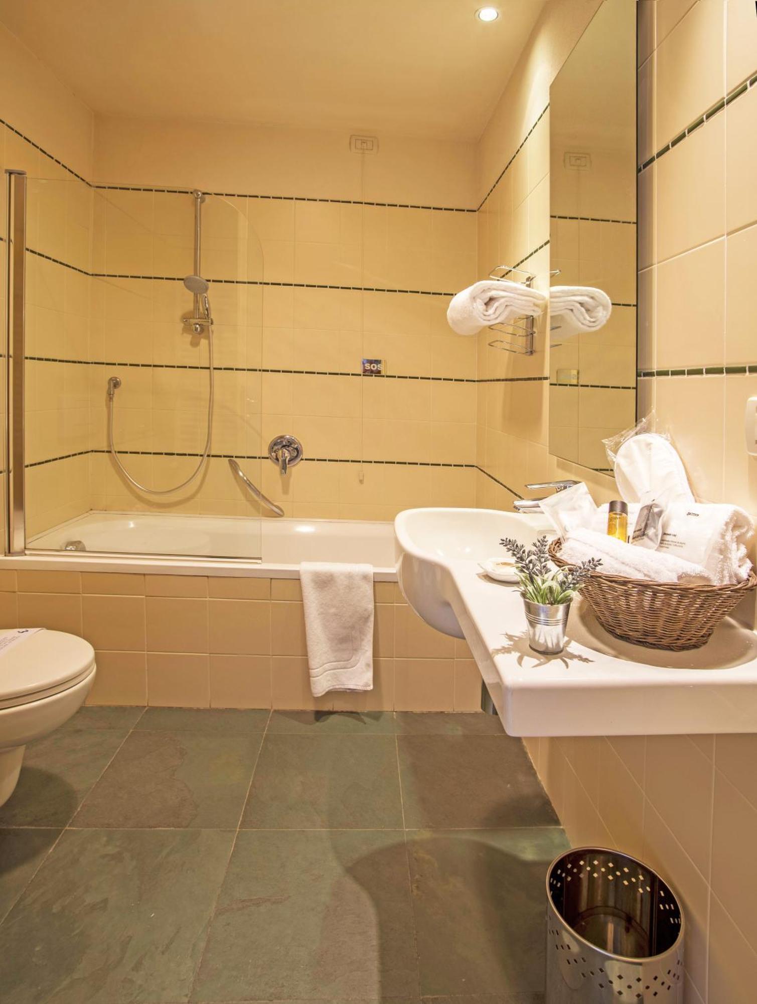 סאלוצו Hotel Antico Podere Propano מראה חיצוני תמונה