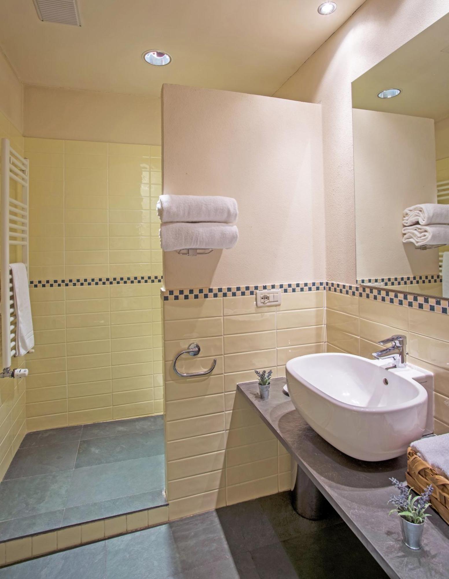 סאלוצו Hotel Antico Podere Propano מראה חיצוני תמונה