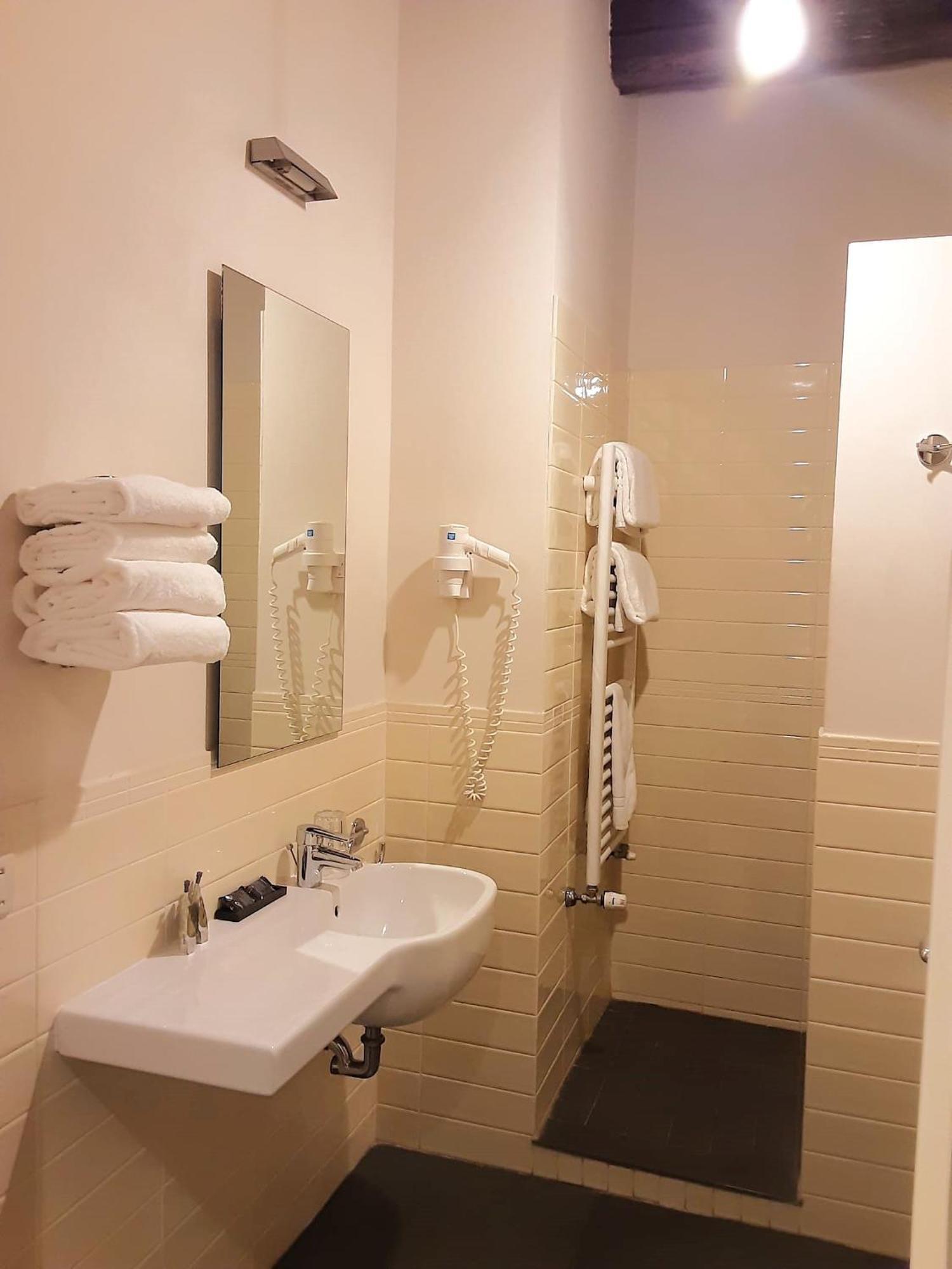 סאלוצו Hotel Antico Podere Propano מראה חיצוני תמונה